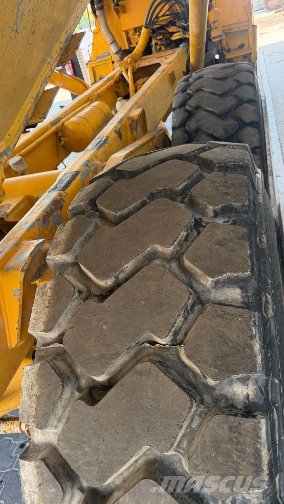 DUMPER VOLVO ARTICULADO A25 6X6 Damperi za gradilište