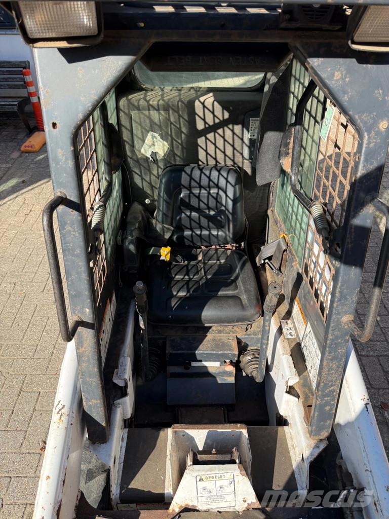Bobcat 450 450 Smykem řízené nakladače