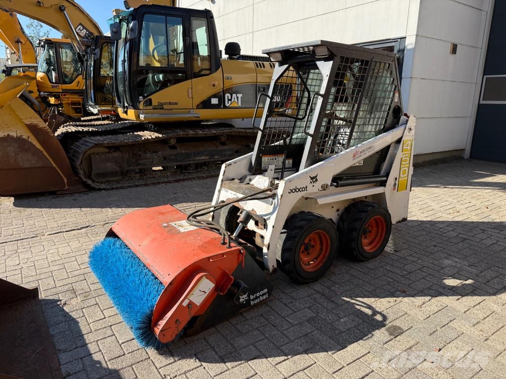 Bobcat 450 450 Smykem řízené nakladače