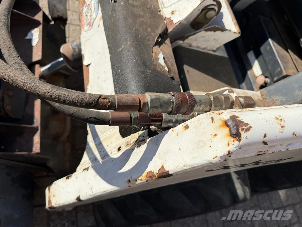 Bobcat 450 450 Smykem řízené nakladače