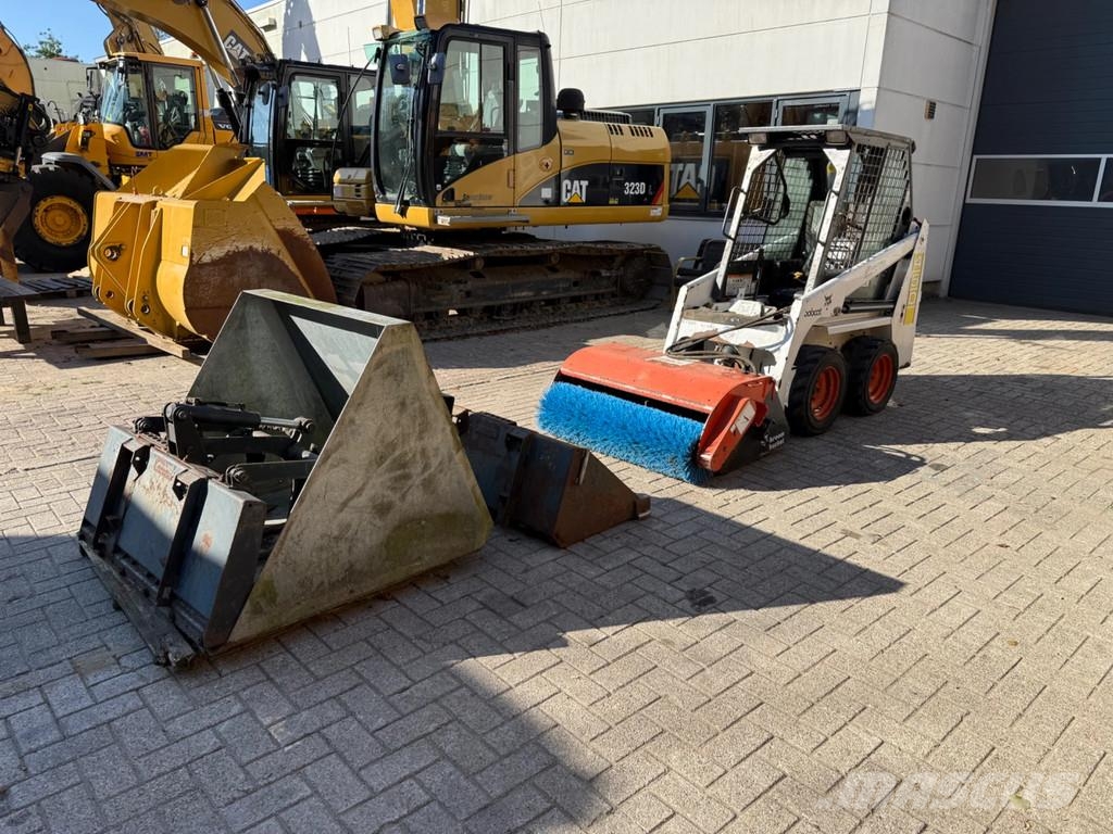 Bobcat 450 450 Smykem řízené nakladače