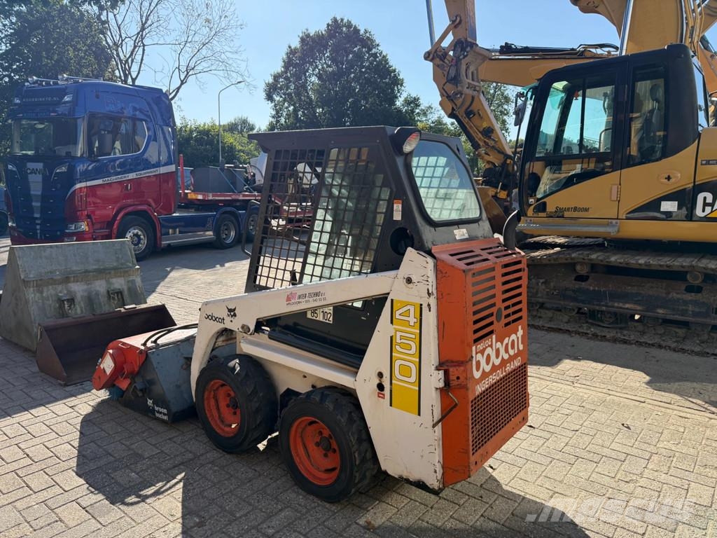 Bobcat 450 450 Smykem řízené nakladače