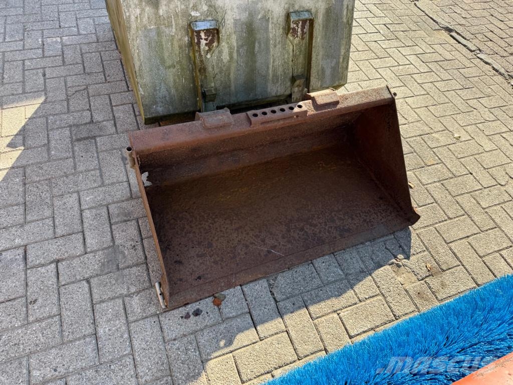 Bobcat 450 450 Smykem řízené nakladače