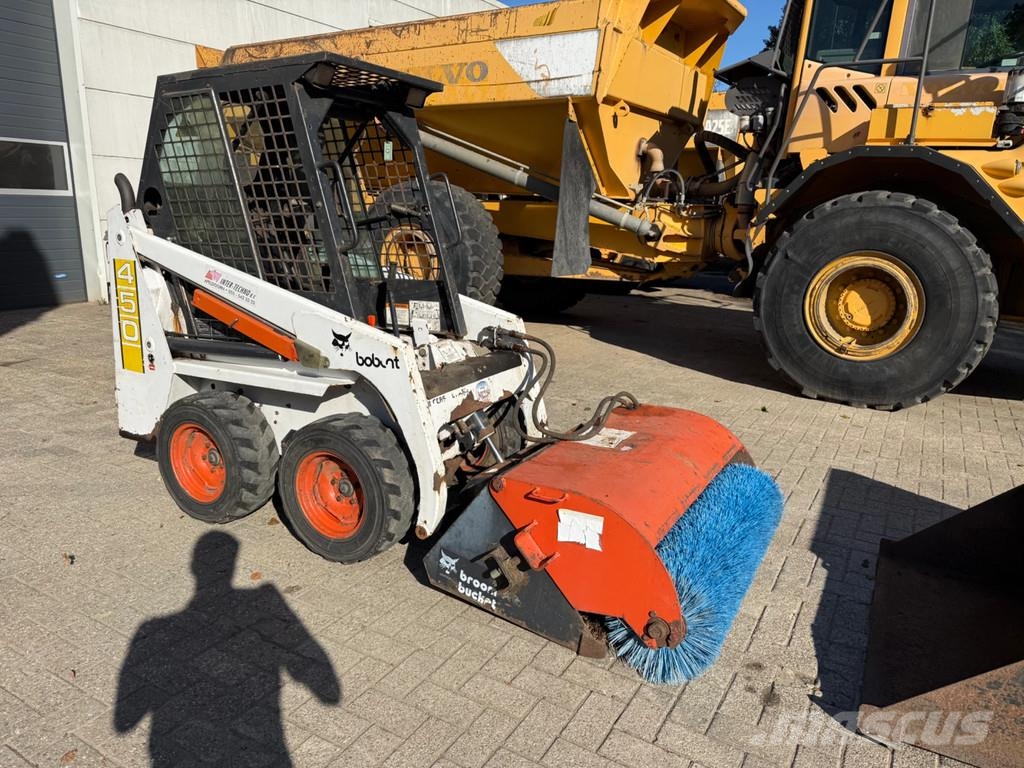 Bobcat 450 450 Smykem řízené nakladače