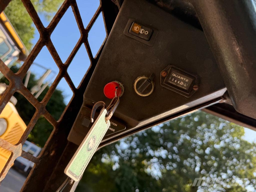 Bobcat 450 450 Smykem řízené nakladače