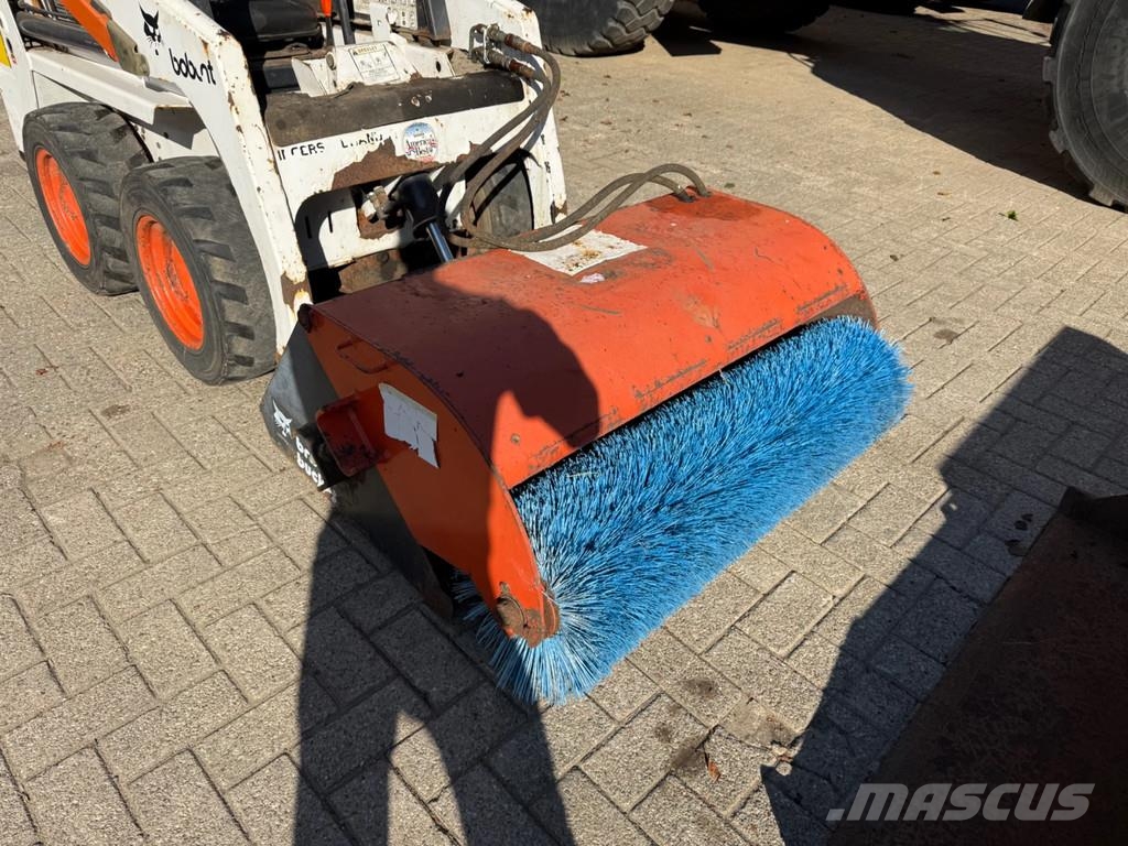 Bobcat 450 450 Smykem řízené nakladače