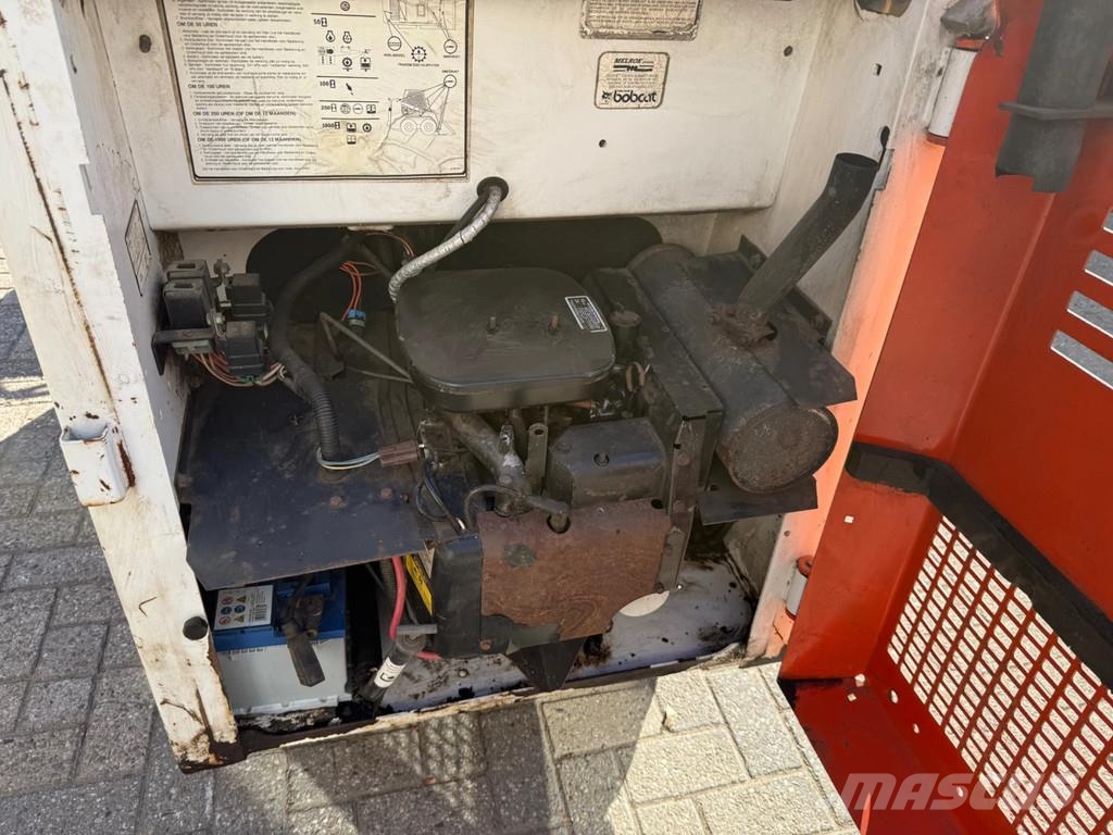 Bobcat 450 450 Smykem řízené nakladače