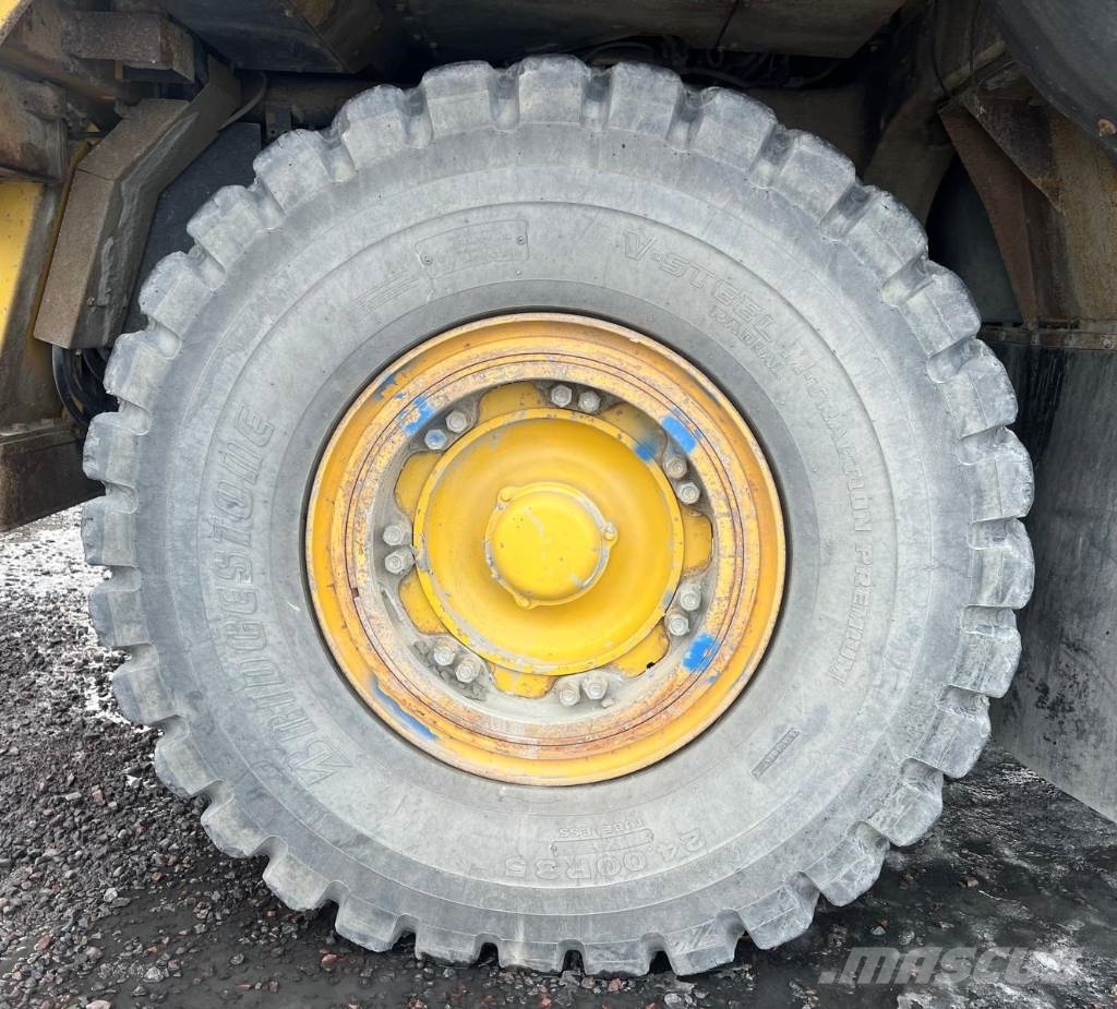 Komatsu 605-7 Твърди самосвали