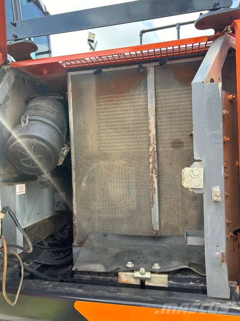 Hitachi ZX 130 LC N-6 Rupsgraafmachines