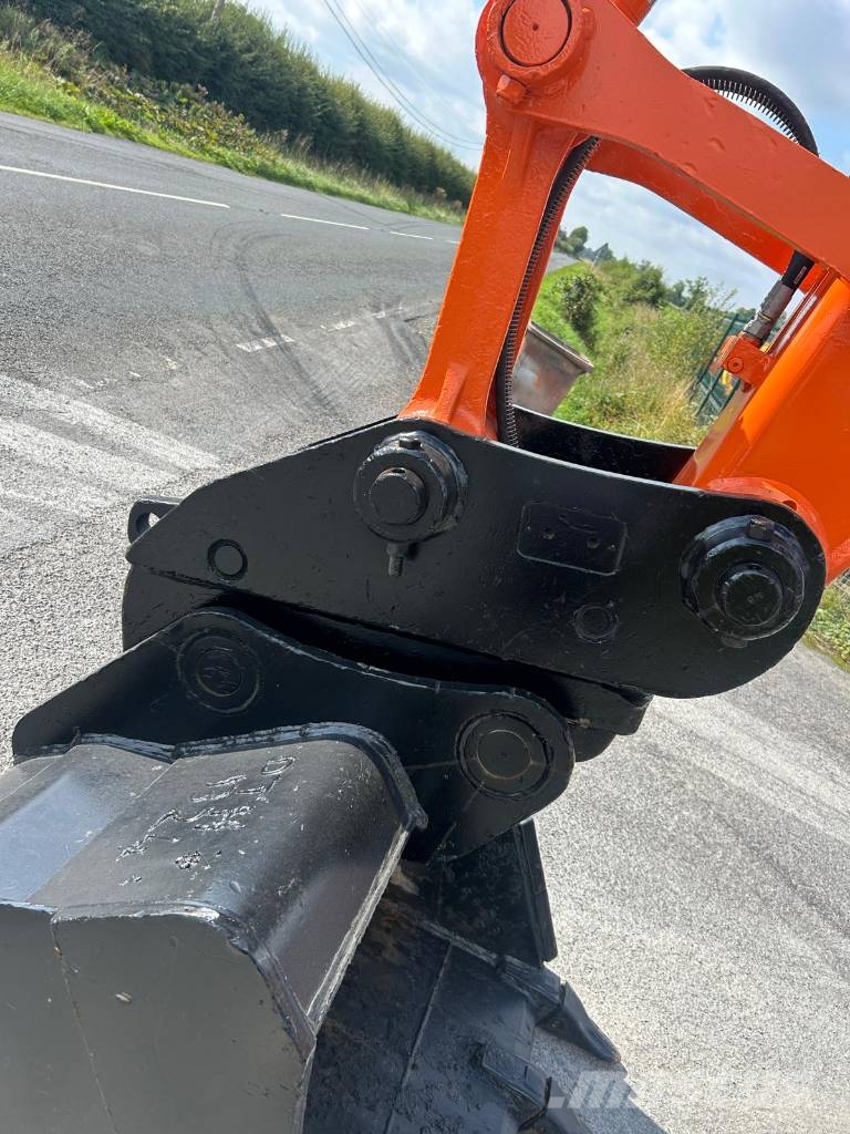 Hitachi ZX 130 LC N-6 Rupsgraafmachines