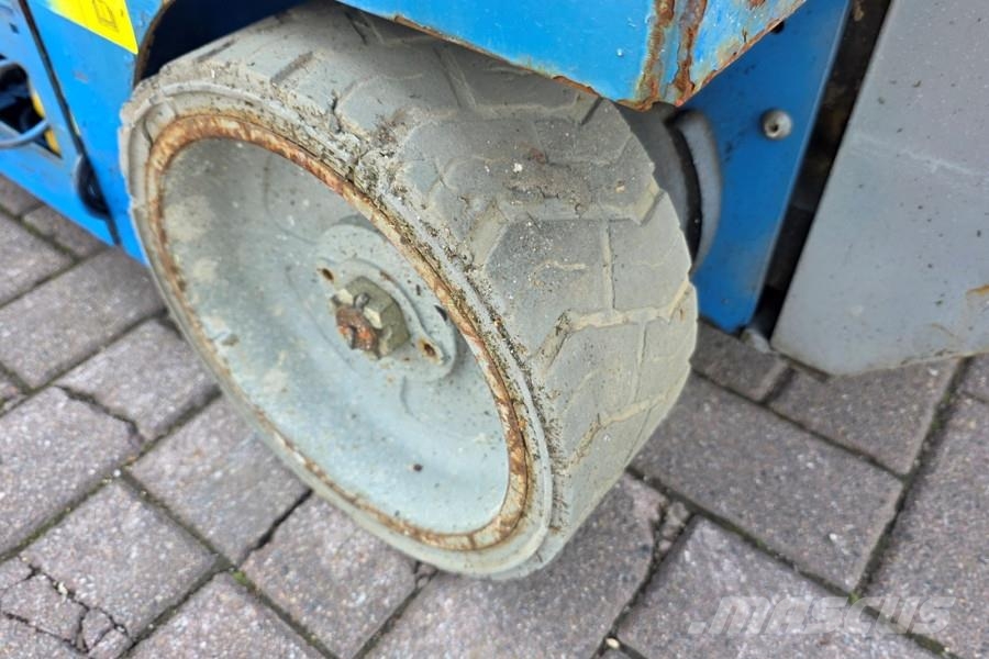 Genie GS1932 Electric, Working Height 7.8 m, 227kg Capac 가위형 리프트