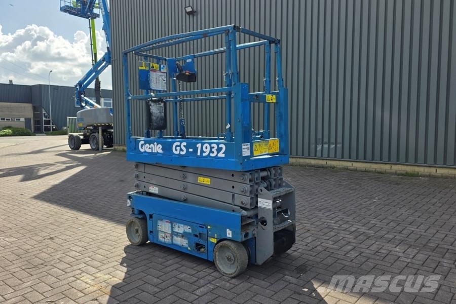 Genie GS1932 Electric, Working Height 7.8 m, 227kg Capac 가위형 리프트