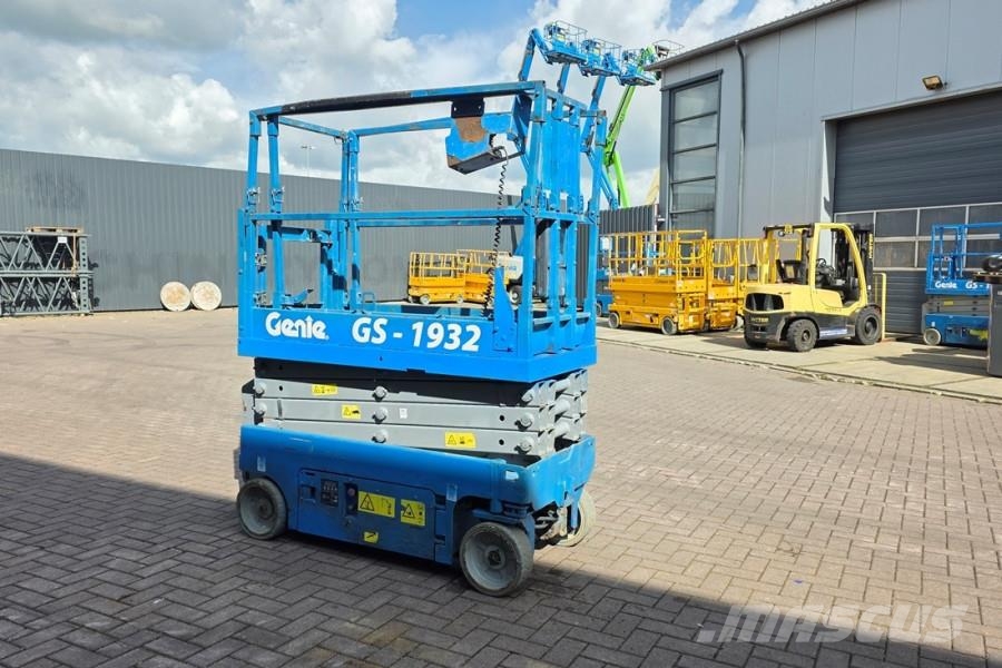 Genie GS1932 Electric, Working Height 7.8 m, 227kg Capac 가위형 리프트