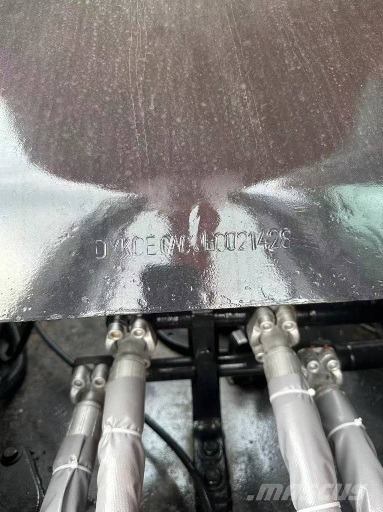 Doosan DX300LC-9C 대형 굴삭기 29톤 이상