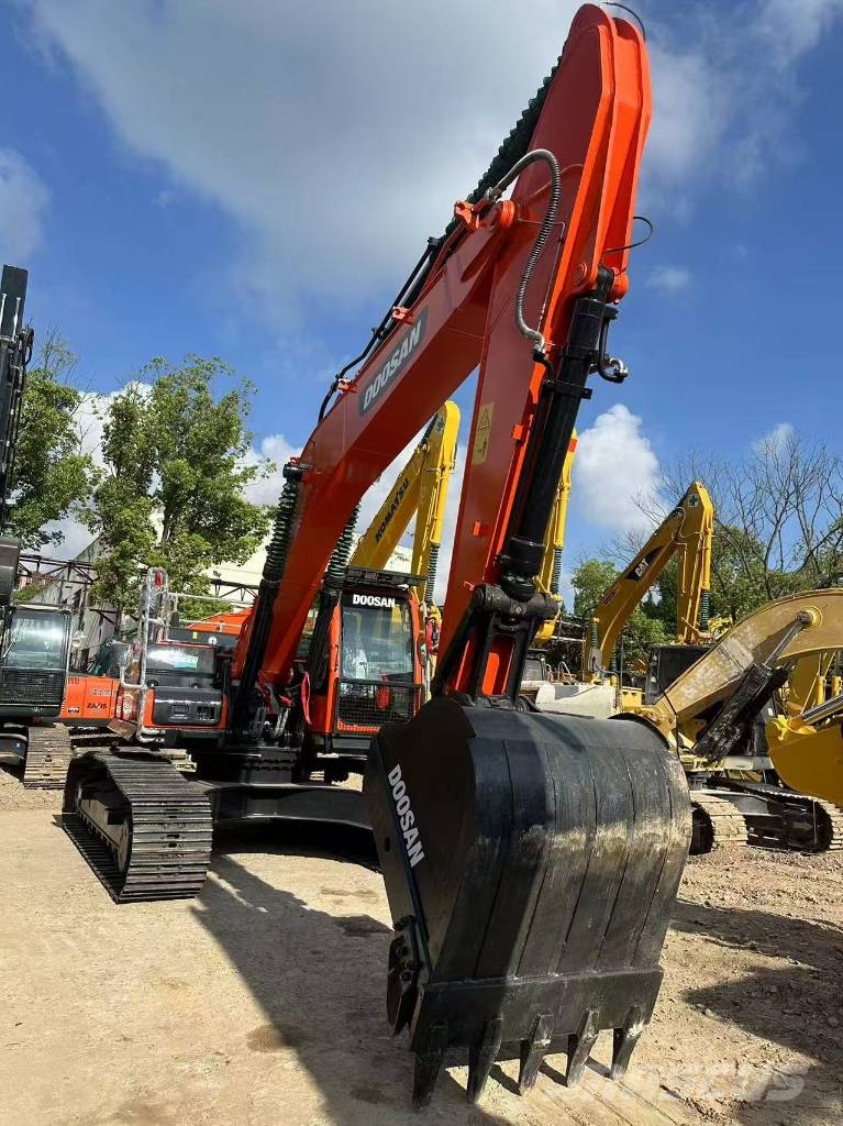 Doosan DX300LC-9C 대형 굴삭기 29톤 이상
