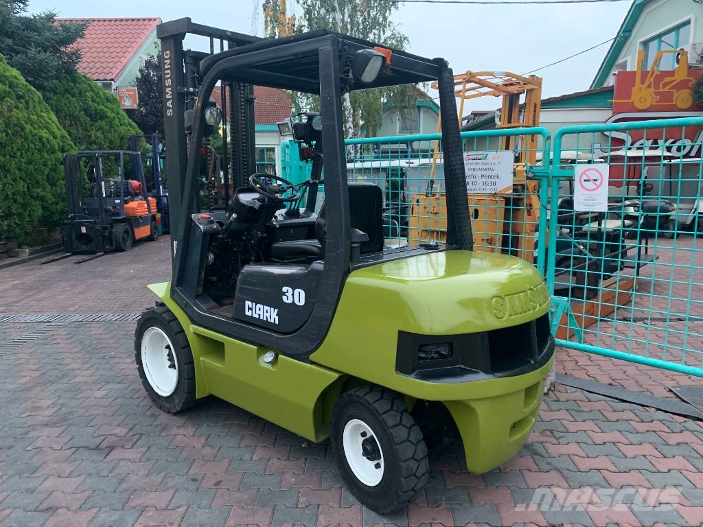Clark SAMSUNG SF30D  V-3790  EO شاحنات الديزل