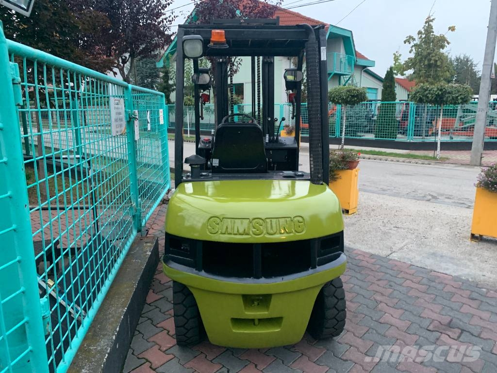 Clark SAMSUNG SF30D  V-3790  EO شاحنات الديزل