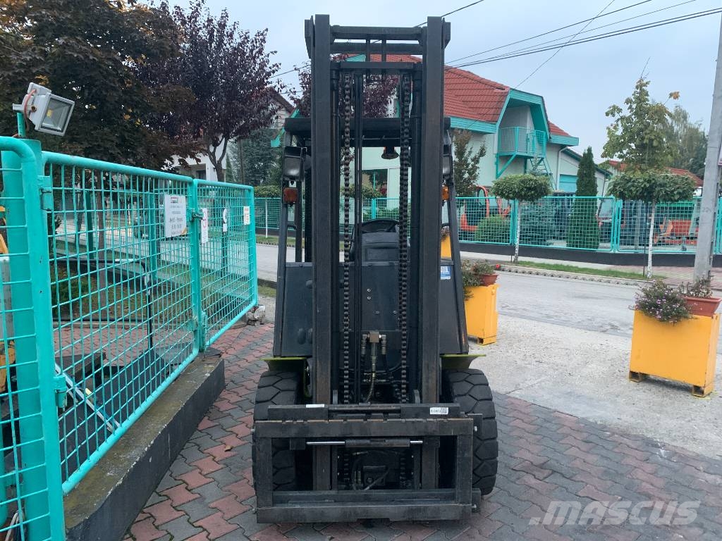 Clark SAMSUNG SF30D V-3790 IO Dízel targoncák