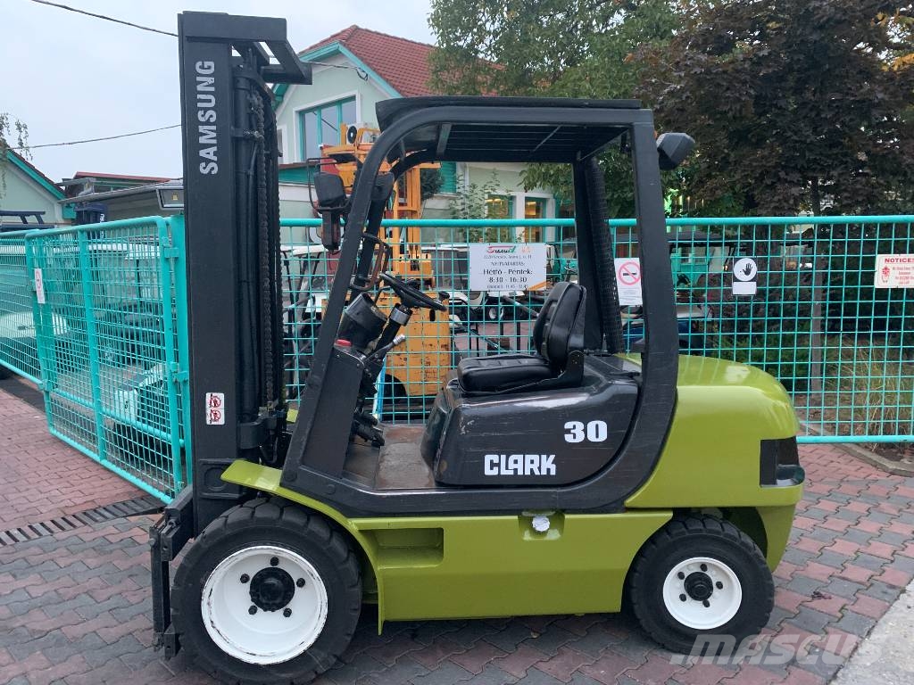 Clark SAMSUNG SF30D V-3790 IO Dízel targoncák