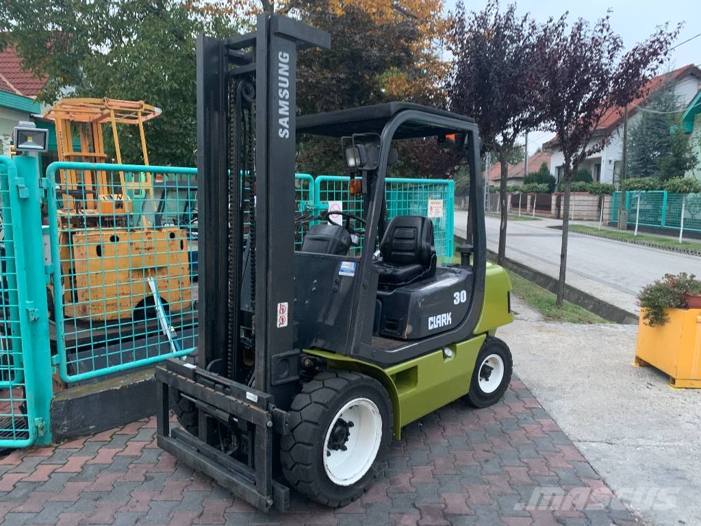 Clark SAMSUNG SF30D V-3790 IO Dízel targoncák
