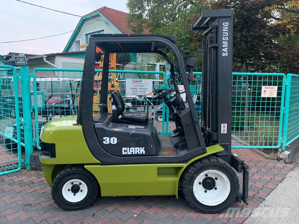 Clark SAMSUNG SF30D V-3790 IO Dízel targoncák
