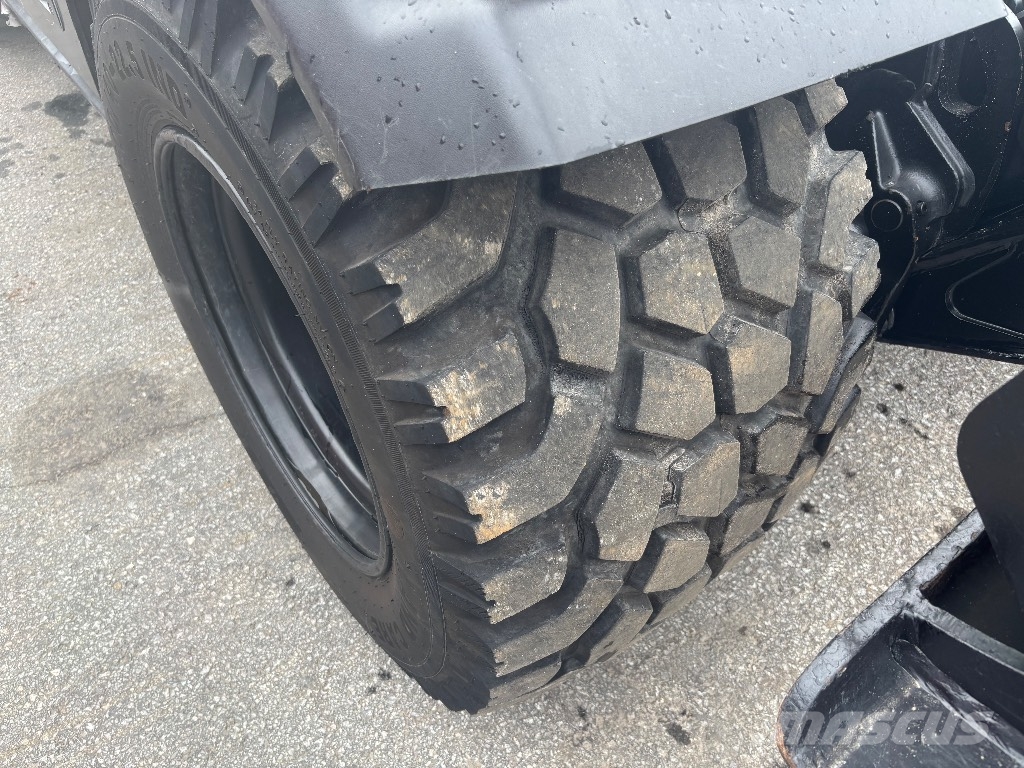 JCB 110 W / Engcon, 2 kauhaa, Rasvari, Hyvät renkaat Pyöräkaivukoneet