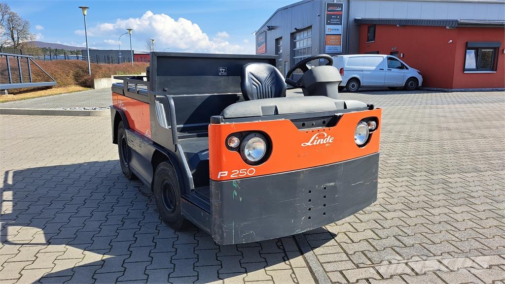 Linde P250 견인 트럭