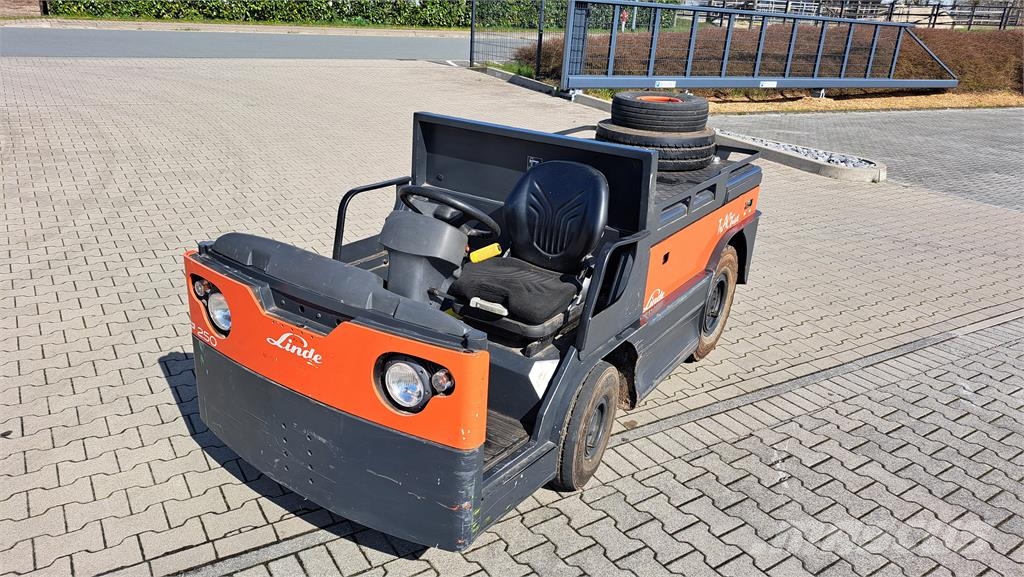 Linde P250 견인 트럭