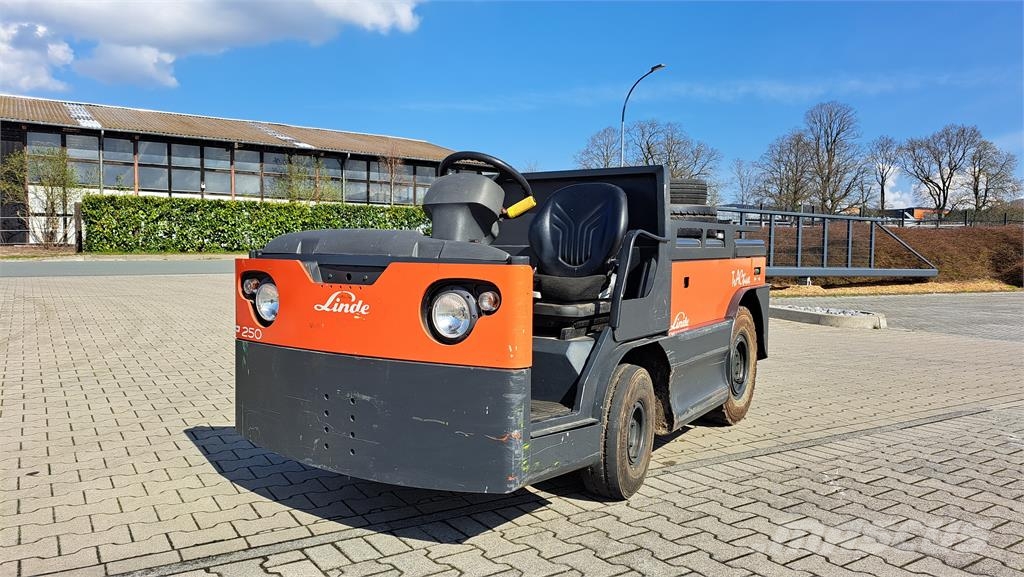 Linde P250 شاحنة قاطرة