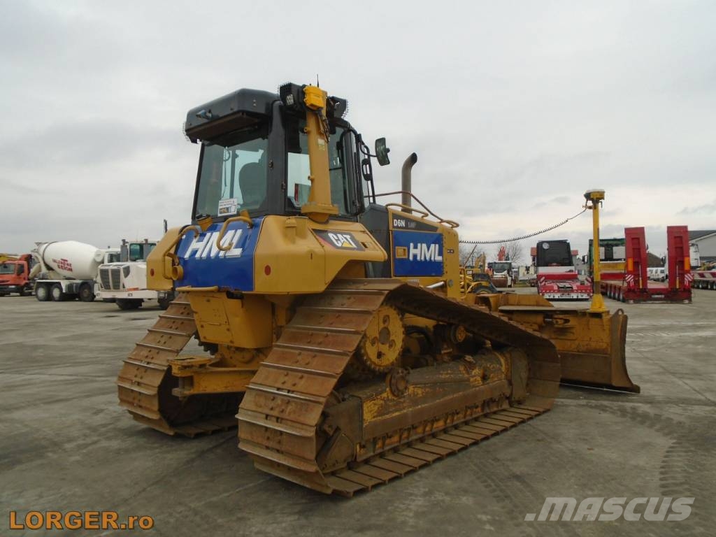 CAT D 6 N LGP بلدوزرات مجنزرة
