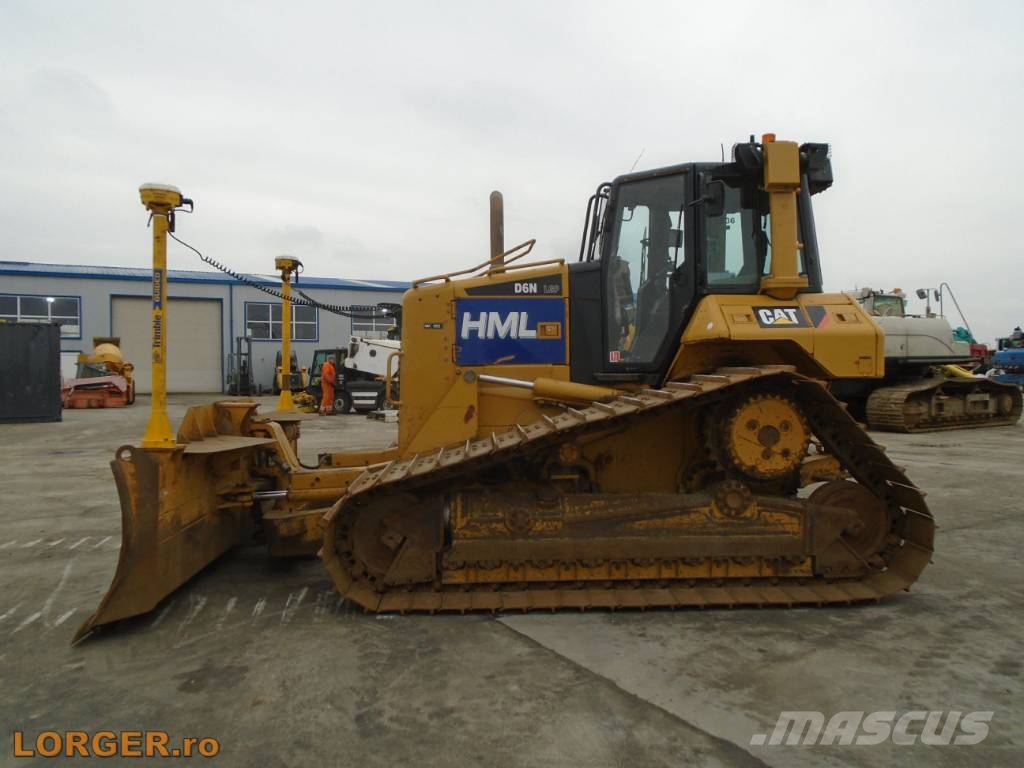 CAT D 6 N LGP بلدوزرات مجنزرة