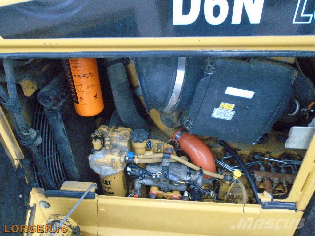 CAT D 6 N LGP بلدوزرات مجنزرة