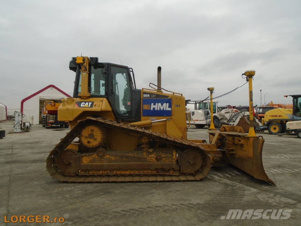 CAT D 6 N LGP بلدوزرات مجنزرة