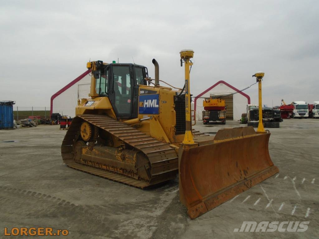 CAT D 6 N LGP بلدوزرات مجنزرة