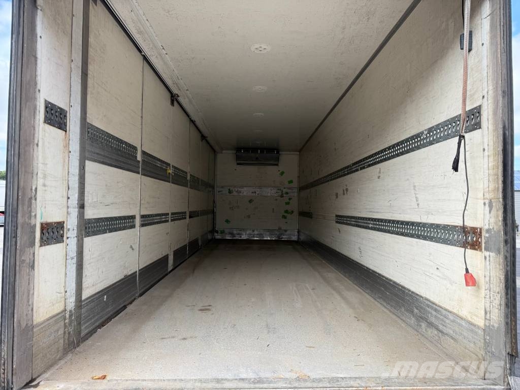 Volvo FM330 6x2*4 Carrier Supra 1050 Nordic Camiones con temperatura controlada