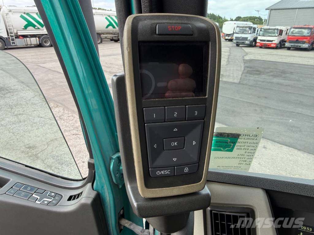 Volvo FM330 6x2*4 Carrier Supra 1050 Nordic Camiones con temperatura controlada