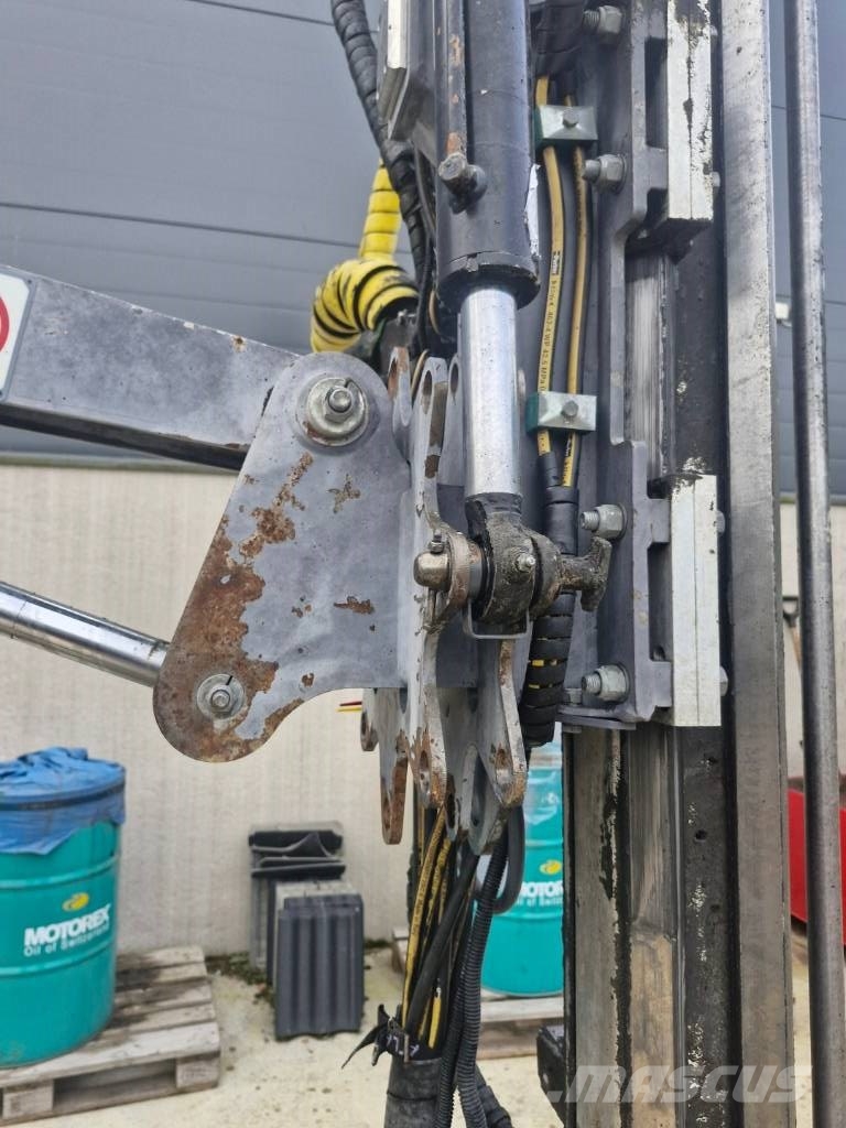 Atlas Copco FlexiROC T15R-01 Surface drill rigs