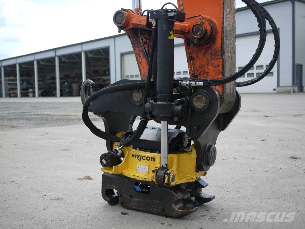 Hitachi ZX 225 USRLC-3 Excavadoras sobre orugas