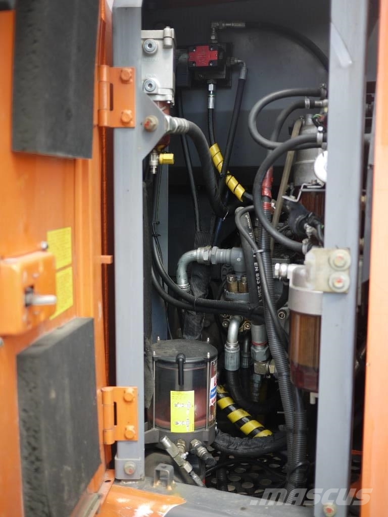 Hitachi ZX 225 USRLC-3 Excavadoras sobre orugas
