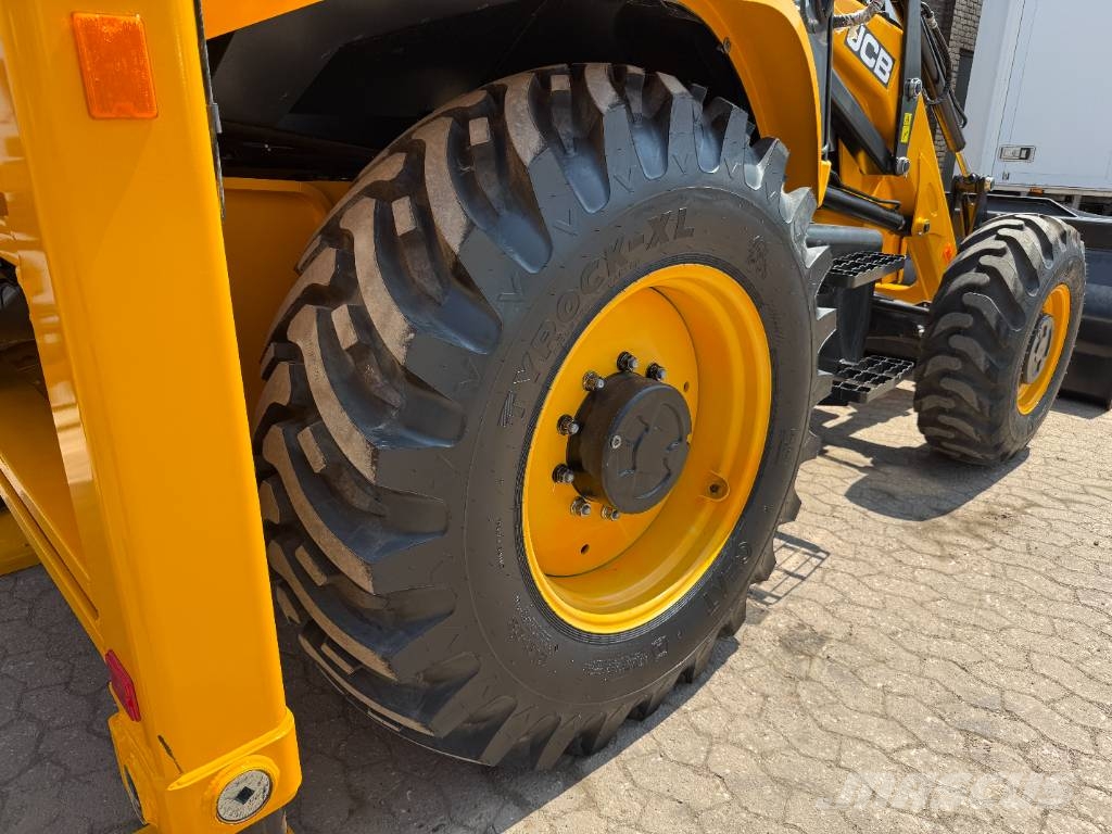 JCB 3DX / 3CX Plus 4WD - New / Unused/ Hammer Lines Buldoexcavatoare