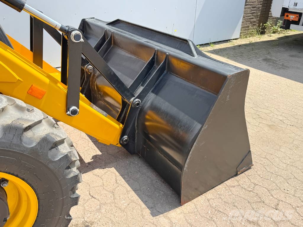 JCB 3DX / 3CX Plus 4WD - New / Unused/ Hammer Lines Buldoexcavatoare