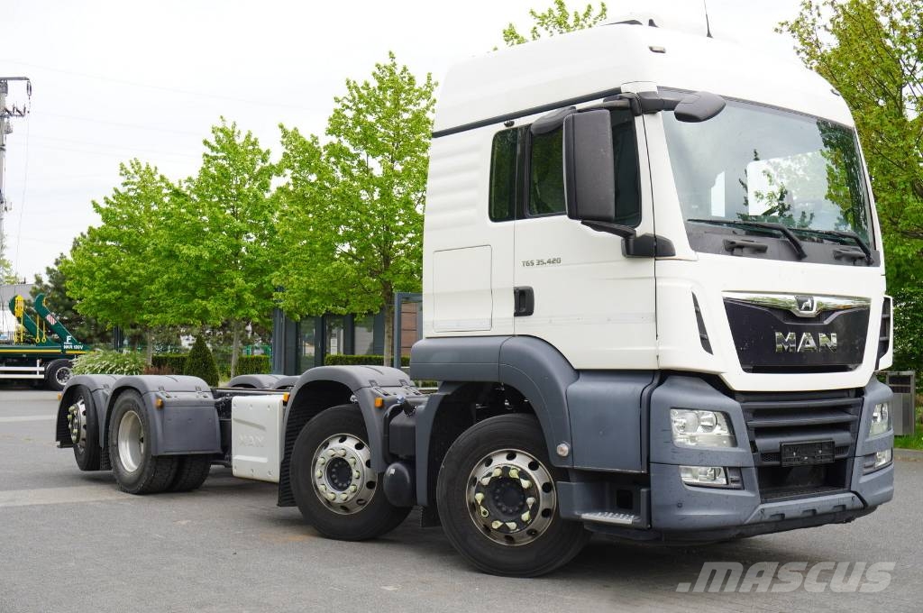 MAN TGS 35.420 8×2 / Chassis 6.4 m / 3 steered axles Chassis Caminhões Cabine