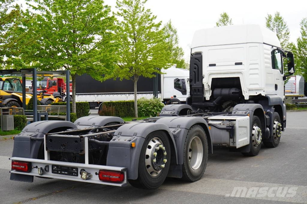 MAN TGS 35.420 8×2 / Chassis 6.4 m / 3 steered axles Chassis Caminhões Cabine