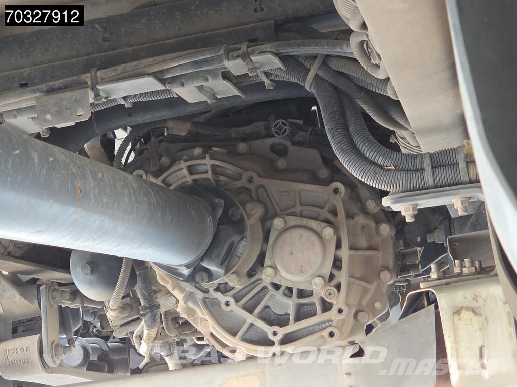 Renault D 250 D 4X2 12 toneladas 1.500kg Plataforma elevad شاحنات ذات هيكل صندوقي