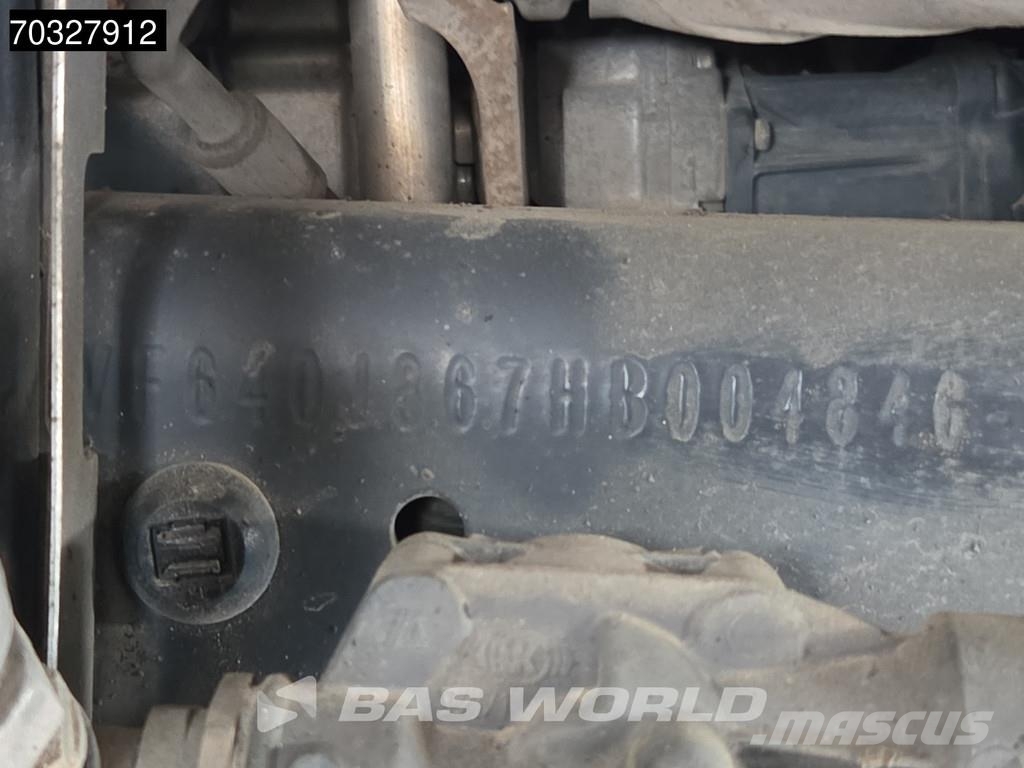 Renault D 250 D 4X2 12 toneladas 1.500kg Plataforma elevad شاحنات ذات هيكل صندوقي