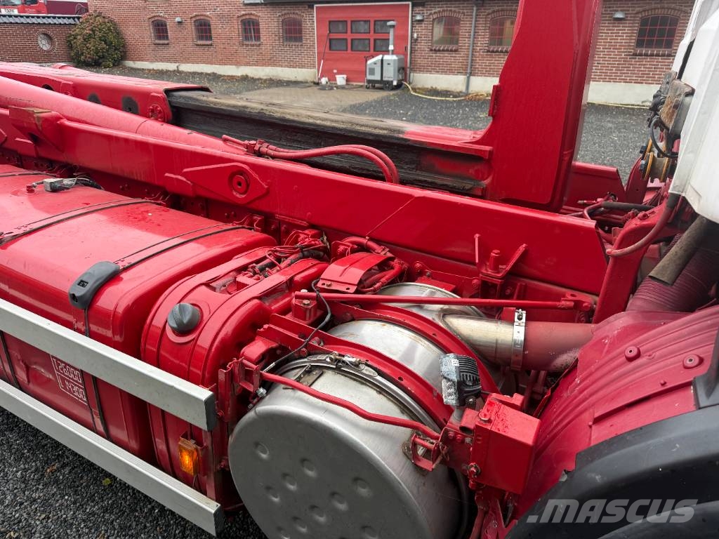 Scania R620 Med miljøfilter NYSYNET 吊鉤式起重車