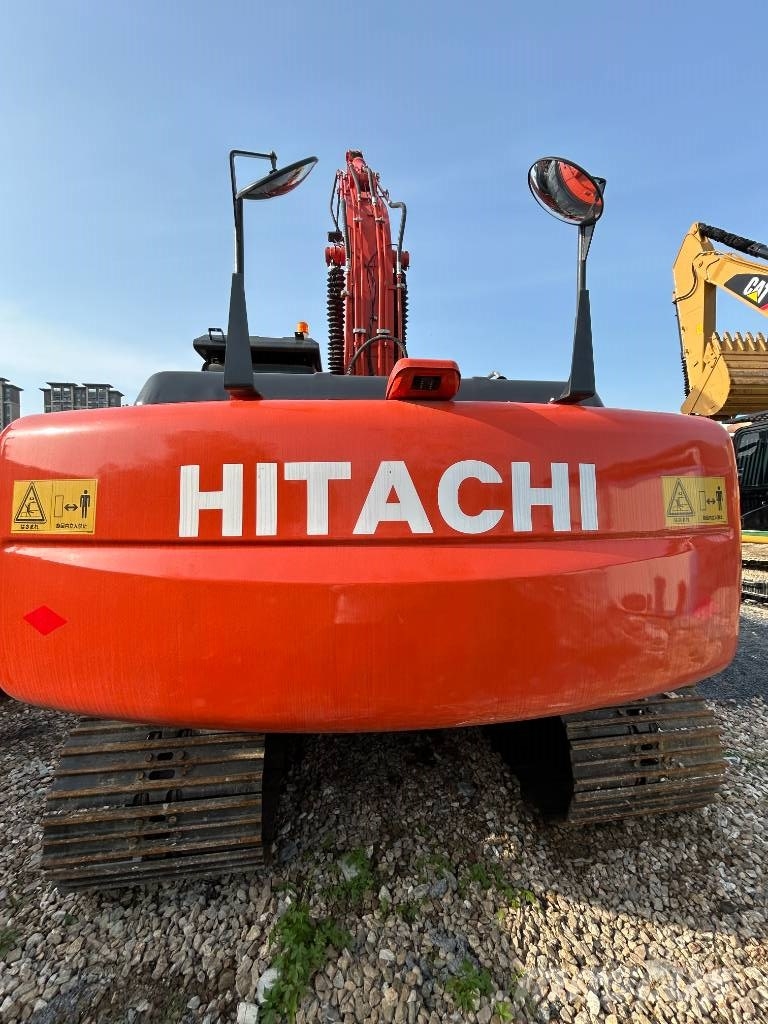 Hitachi ZX 210 حفارات زحافة