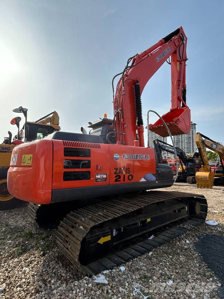 Hitachi ZX 210 حفارات زحافة