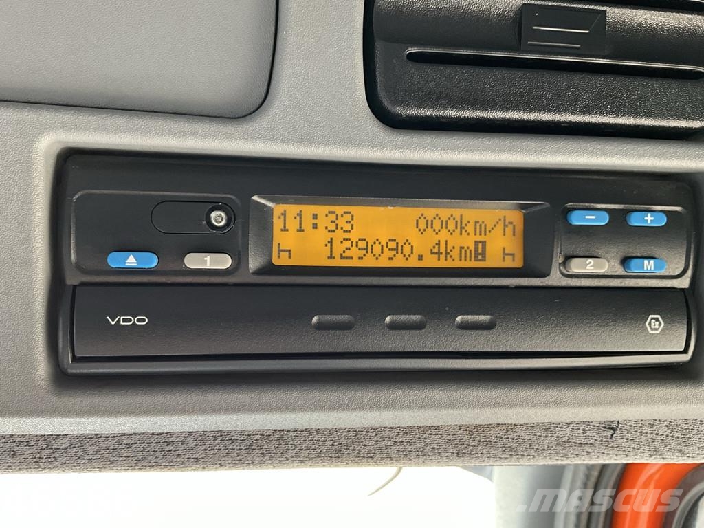 Mercedes-Benz Atego 1321 Euro 6 Scarab Merlin Links en rechts ve Kamioni za čišćenje ulica