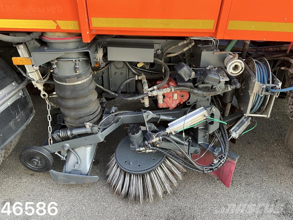 Mercedes-Benz Atego 1321 Euro 6 Scarab Merlin Links en rechts ve Kehrmaschine